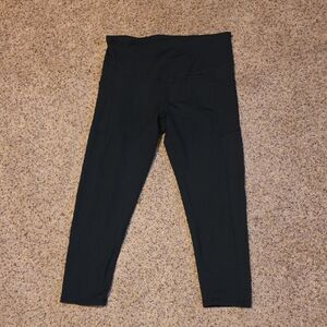 GAIAM Women's Classic Black Cropped Leggings, Size Medium